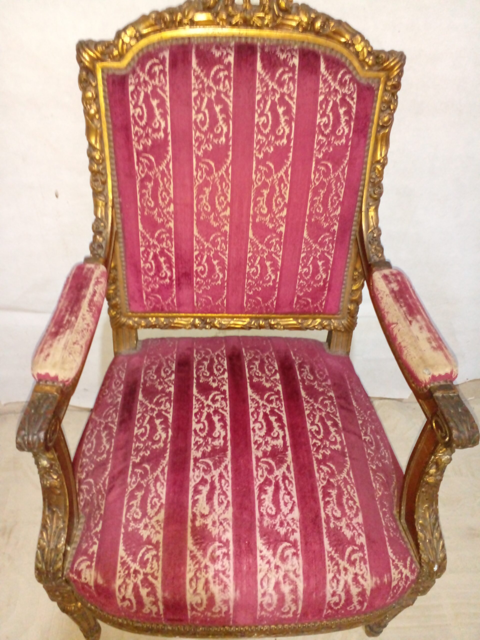 SILLON ANTIGUO ESTILO FRANCES LUIS XVI DORADO Y TAPIZADO DAMASCO. COD: 106603 - Imagen 6