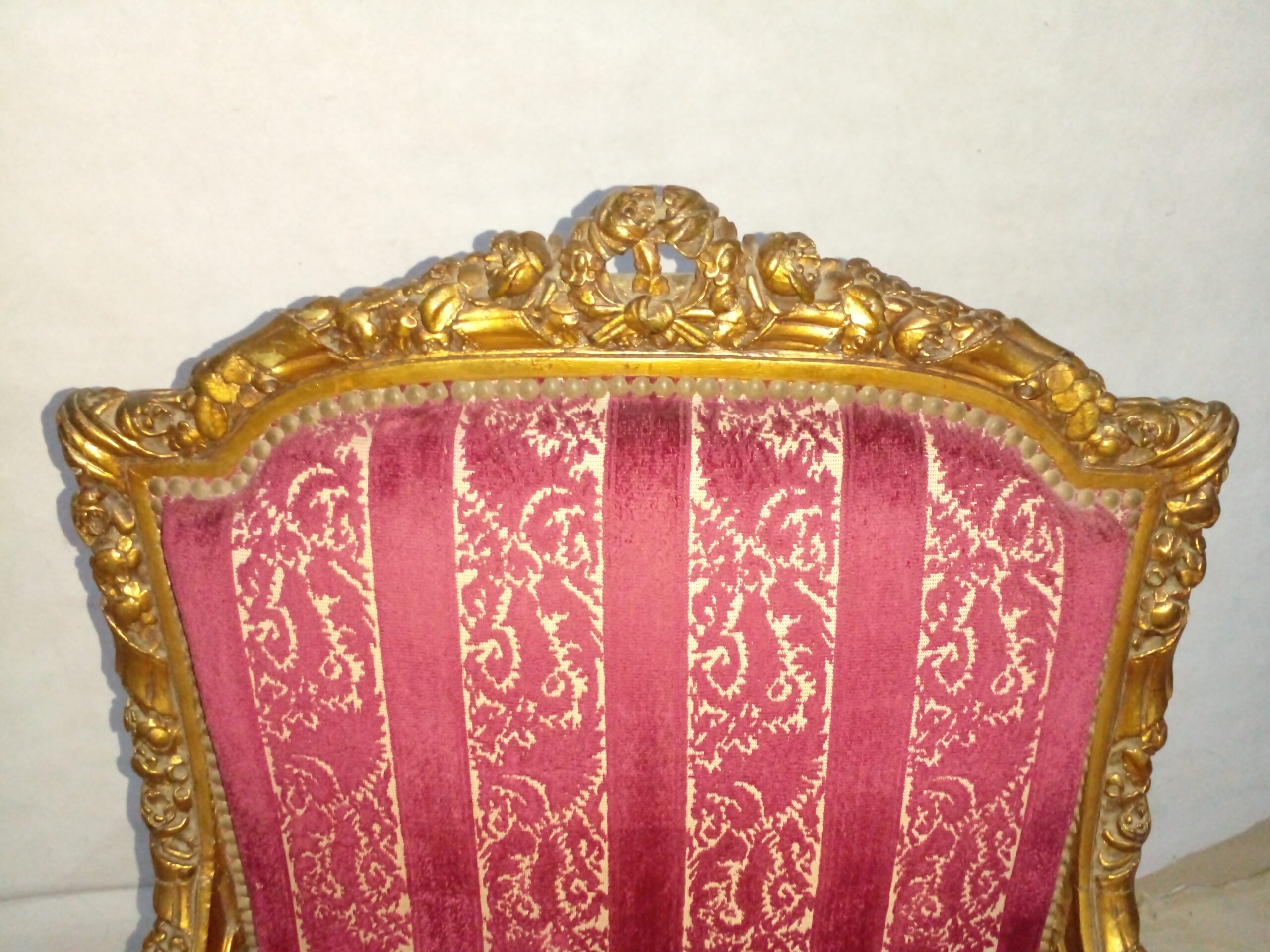 SILLON ANTIGUO ESTILO FRANCES LUIS XVI DORADO Y TAPIZADO DAMASCO. COD: 106603 - Imagen 13