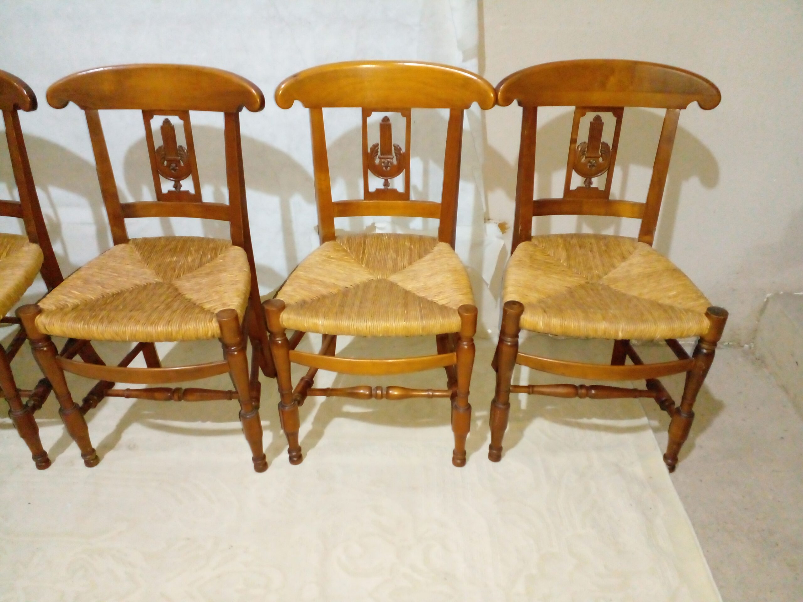 SILLA DE COMEDOR ESTILO CAMPO ASIENTO JUNCO VEGETAL IMPECABLES. COD: 107004A - Imagen 4