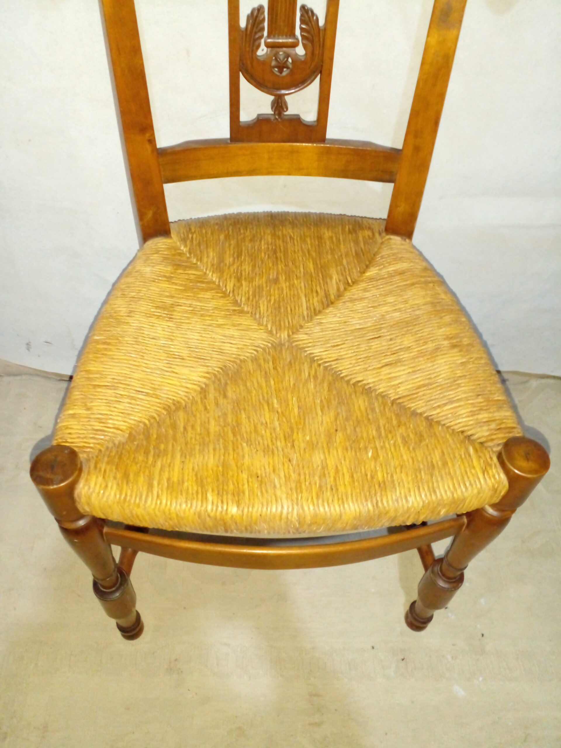 SILLA DE COMEDOR ESTILO CAMPO ASIENTO JUNCO VEGETAL IMPECABLES. COD: 107004A - Imagen 7
