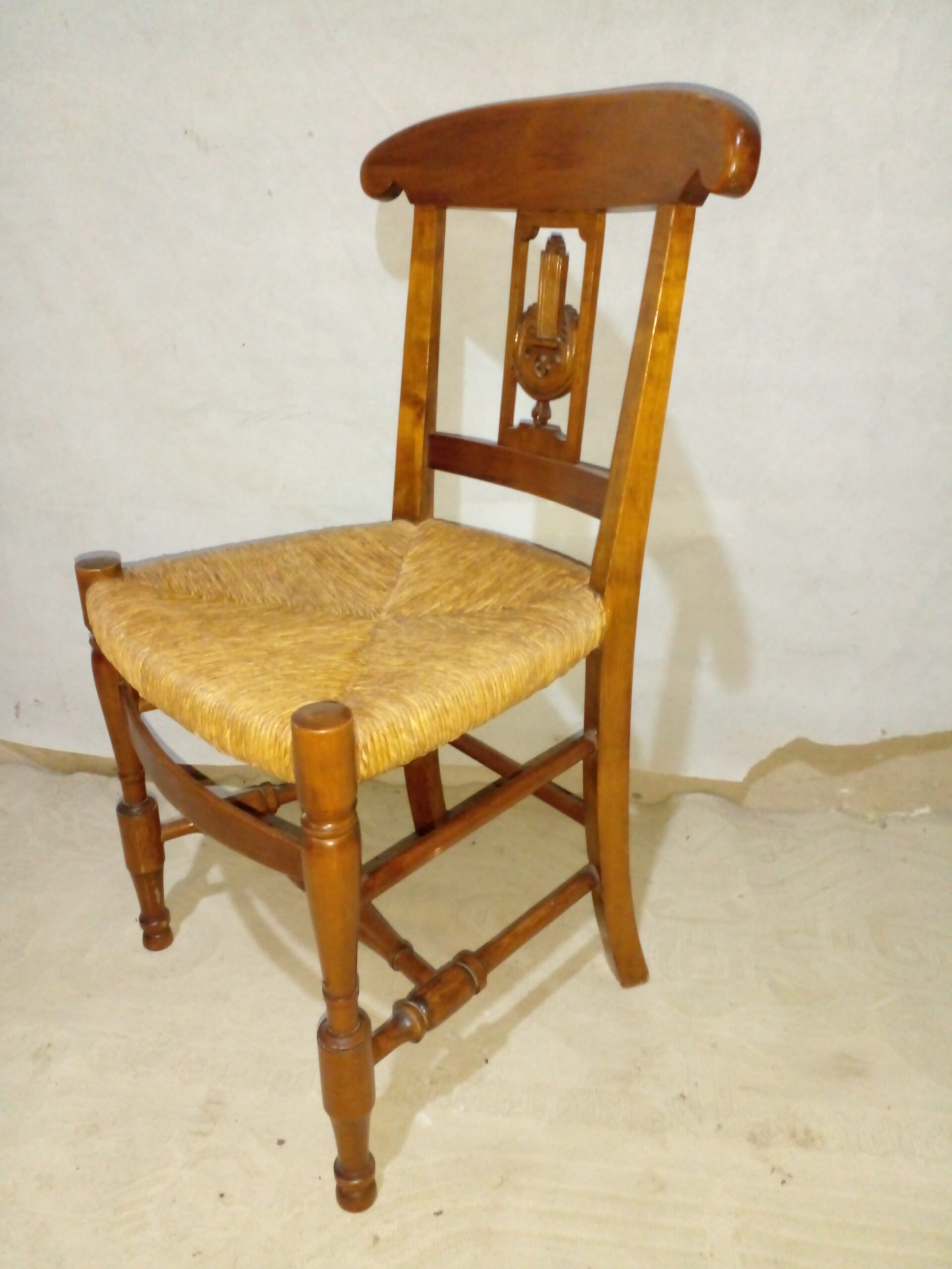 SILLA DE COMEDOR ESTILO CAMPO ASIENTO JUNCO VEGETAL IMPECABLES. COD: 107004A - Imagen 9