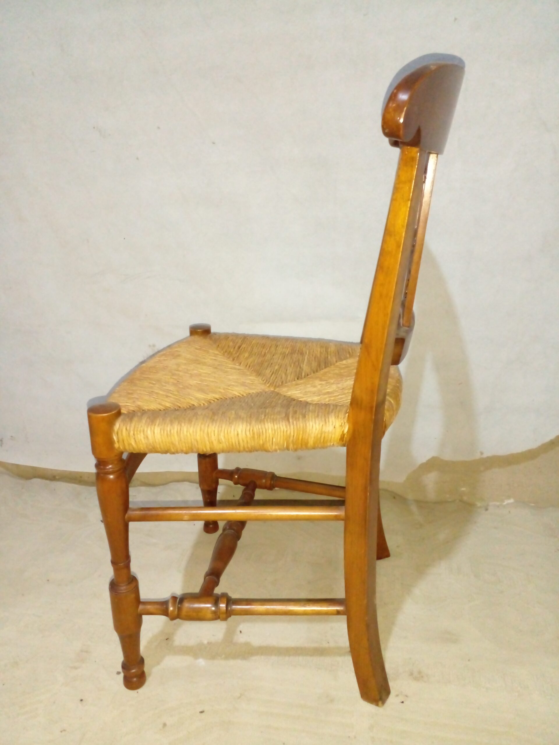 SILLA DE COMEDOR ESTILO CAMPO ASIENTO JUNCO VEGETAL IMPECABLES. COD: 107004A - Imagen 10