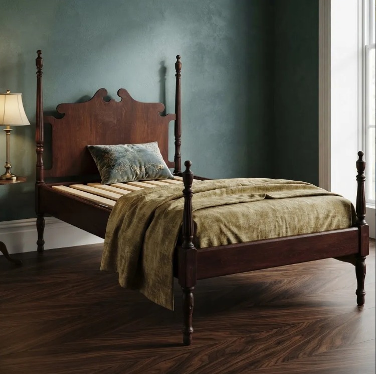 CAMA DE UNA PLAZA ESTILO COLONIAL INGLES EN CAOBA. COD: 107706