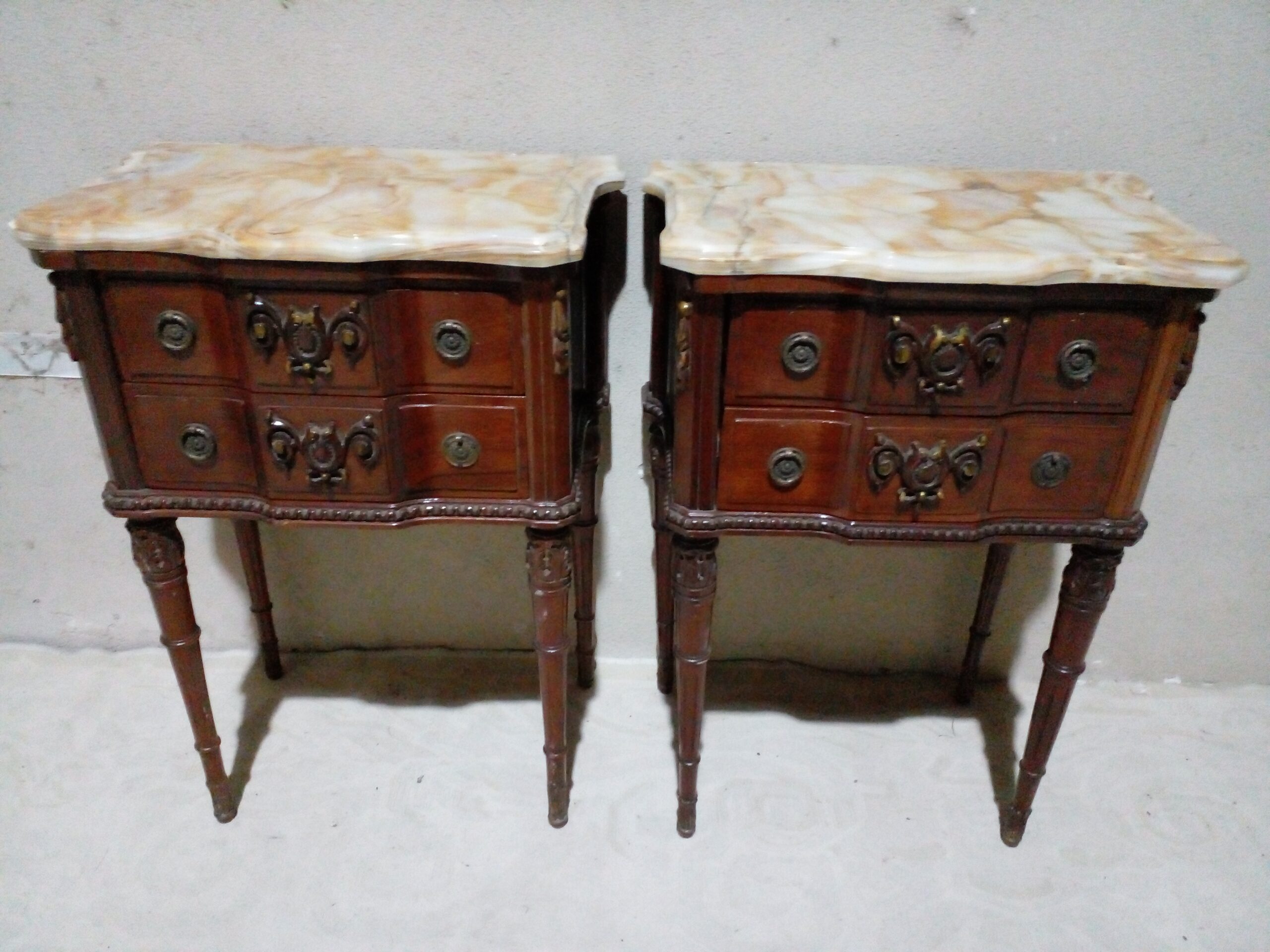 MESA DE LUZ ESTILO FRANCES LUIS XVI CON MARMOL MADERA LUSTRADA. COD: 107711 - Imagen 2