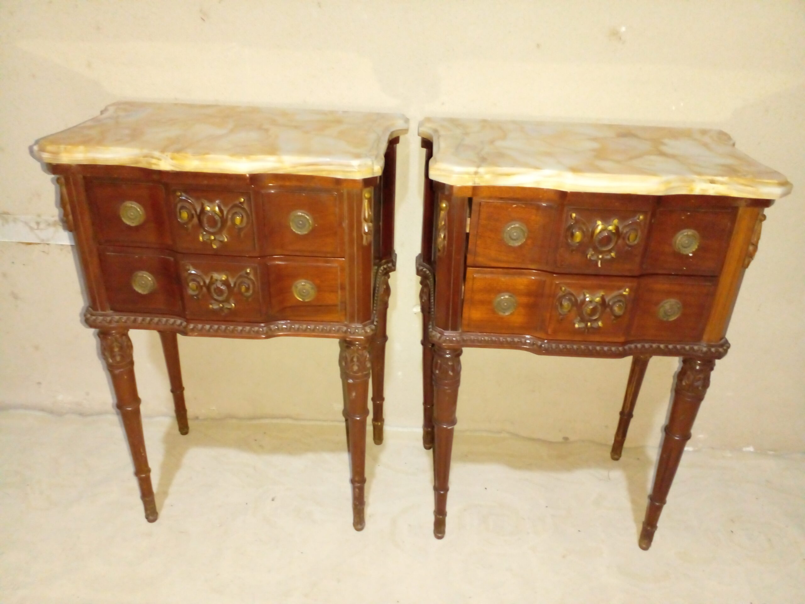 MESA DE LUZ ESTILO FRANCES LUIS XVI CON MARMOL MADERA LUSTRADA. COD: 107711 - Imagen 3