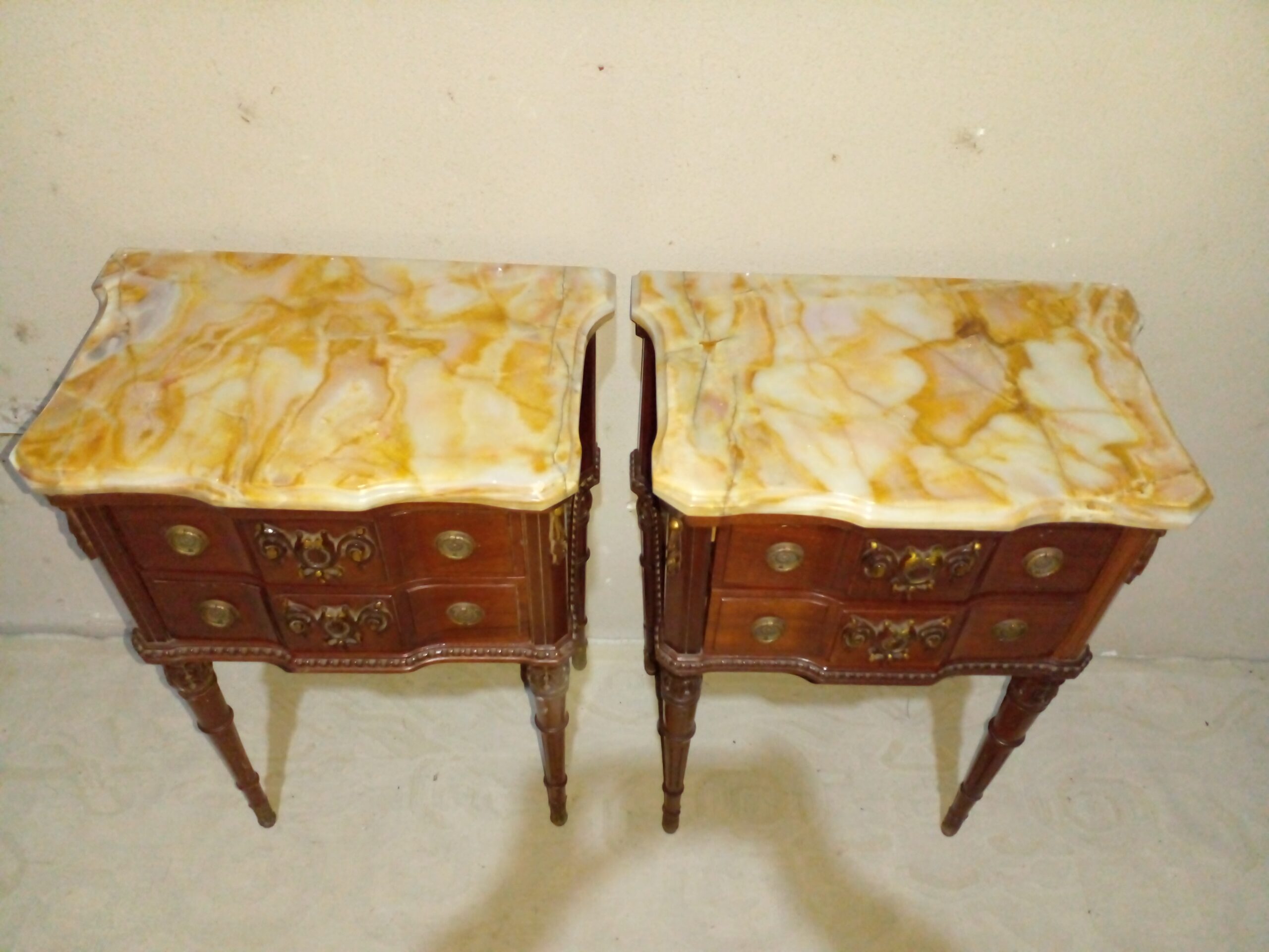 MESA DE LUZ ESTILO FRANCES LUIS XVI CON MARMOL MADERA LUSTRADA. COD: 107711 - Imagen 4