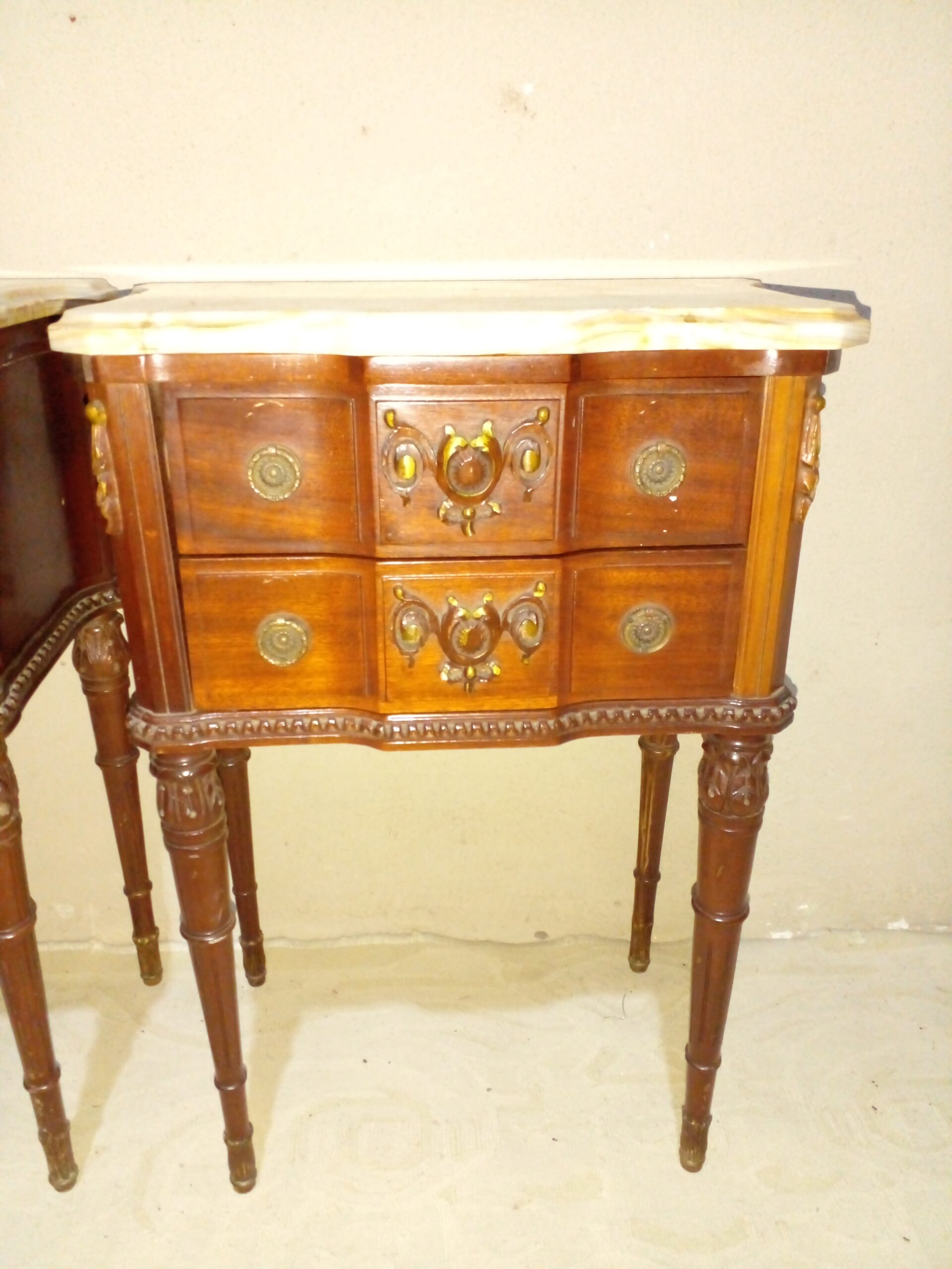 MESA DE LUZ ESTILO FRANCES LUIS XVI CON MARMOL MADERA LUSTRADA. COD: 107711 - Imagen 5