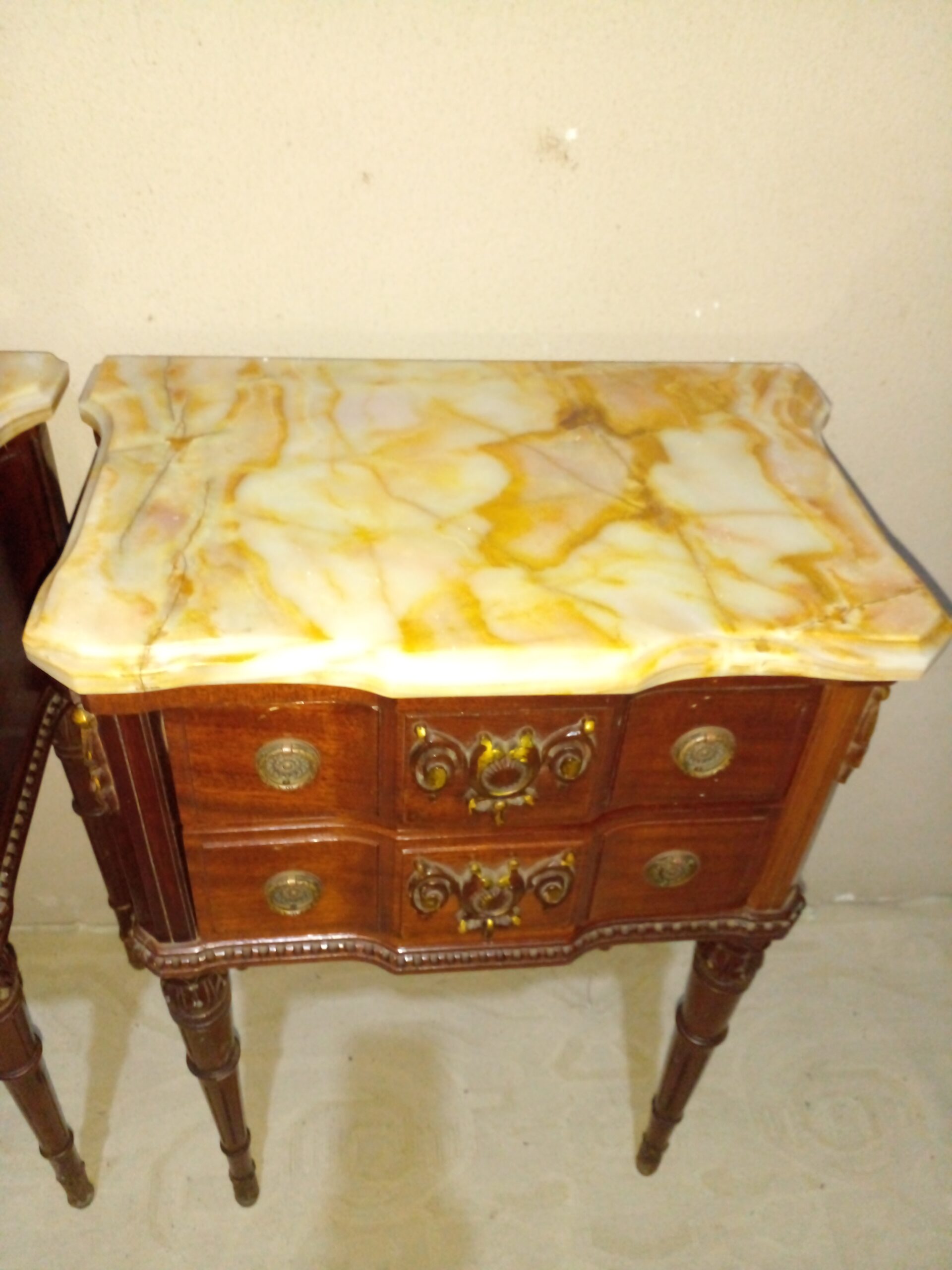 MESA DE LUZ ESTILO FRANCES LUIS XVI CON MARMOL MADERA LUSTRADA. COD: 107711 - Imagen 7
