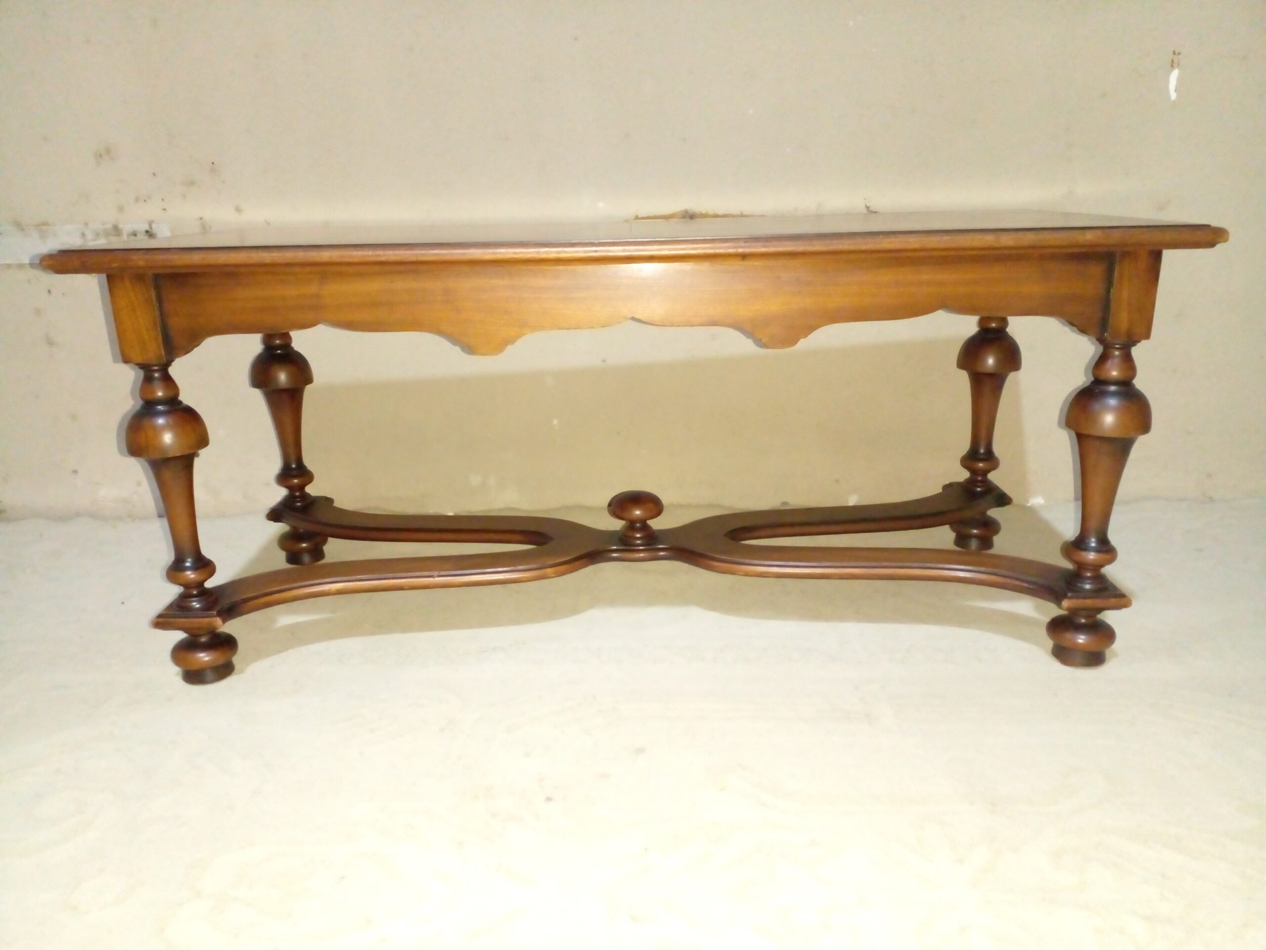 MESA DE SALA ANTIGUA EN NOGAL ITALIANO ESTILO COLONIAL INGLES MESA RATONA. COD: 107801 - Imagen 3