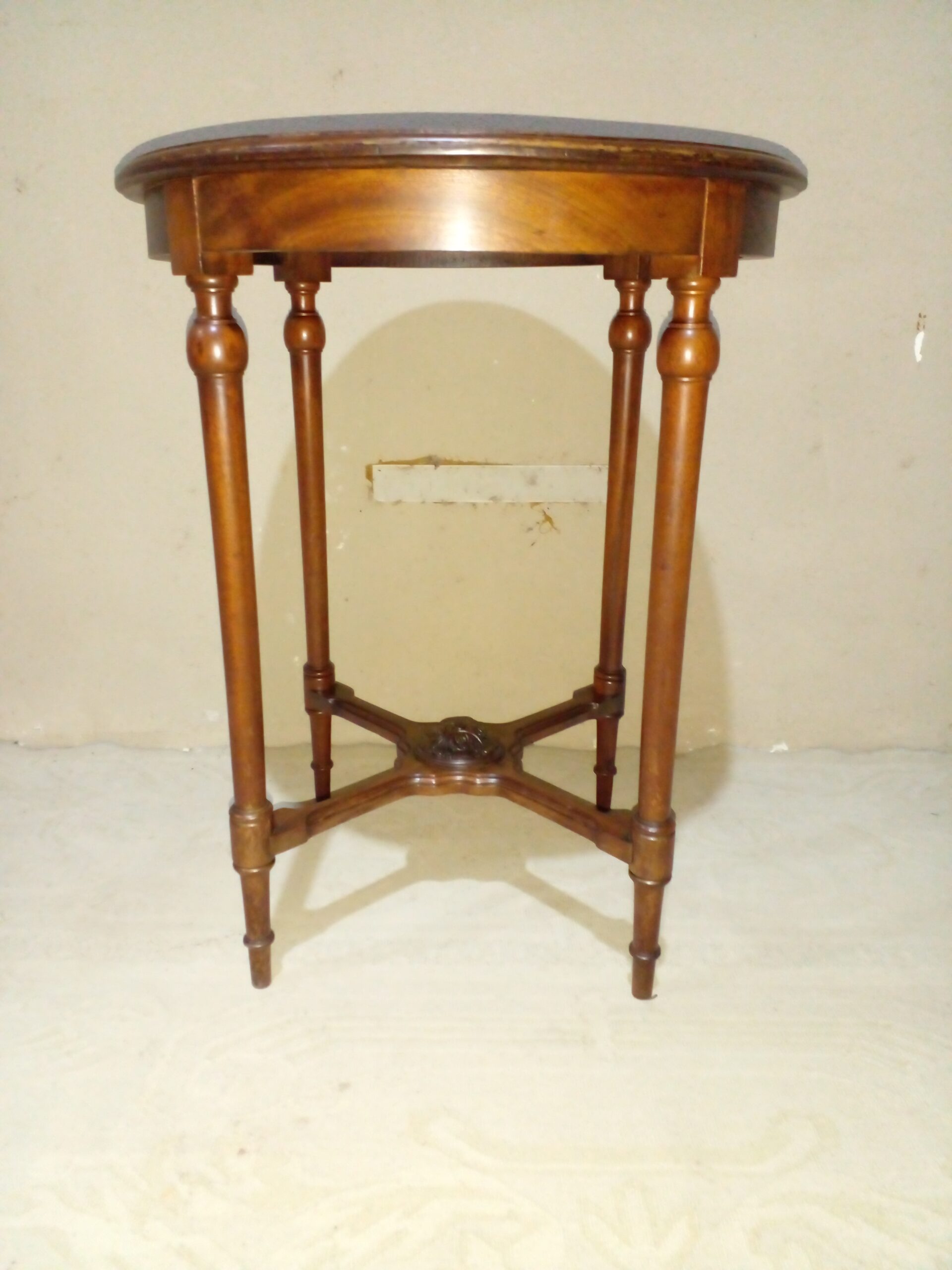 MESA DE SALA ANTIGUA EN CEDRO MESA CENTRO MESA AUXILIAR. COD: 107808 - Imagen 3