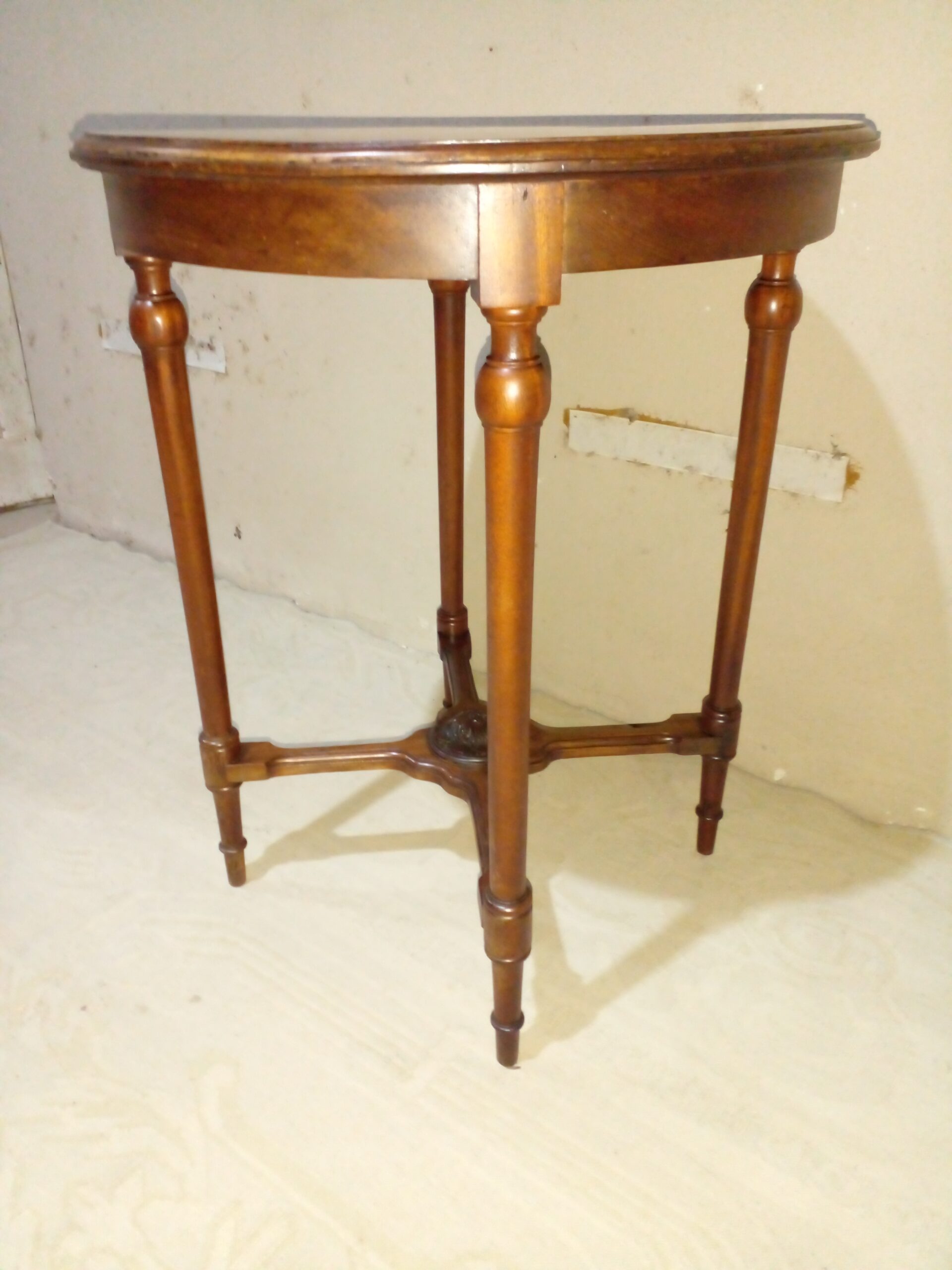 MESA DE SALA ANTIGUA EN CEDRO MESA CENTRO MESA AUXILIAR. COD: 107808 - Imagen 5