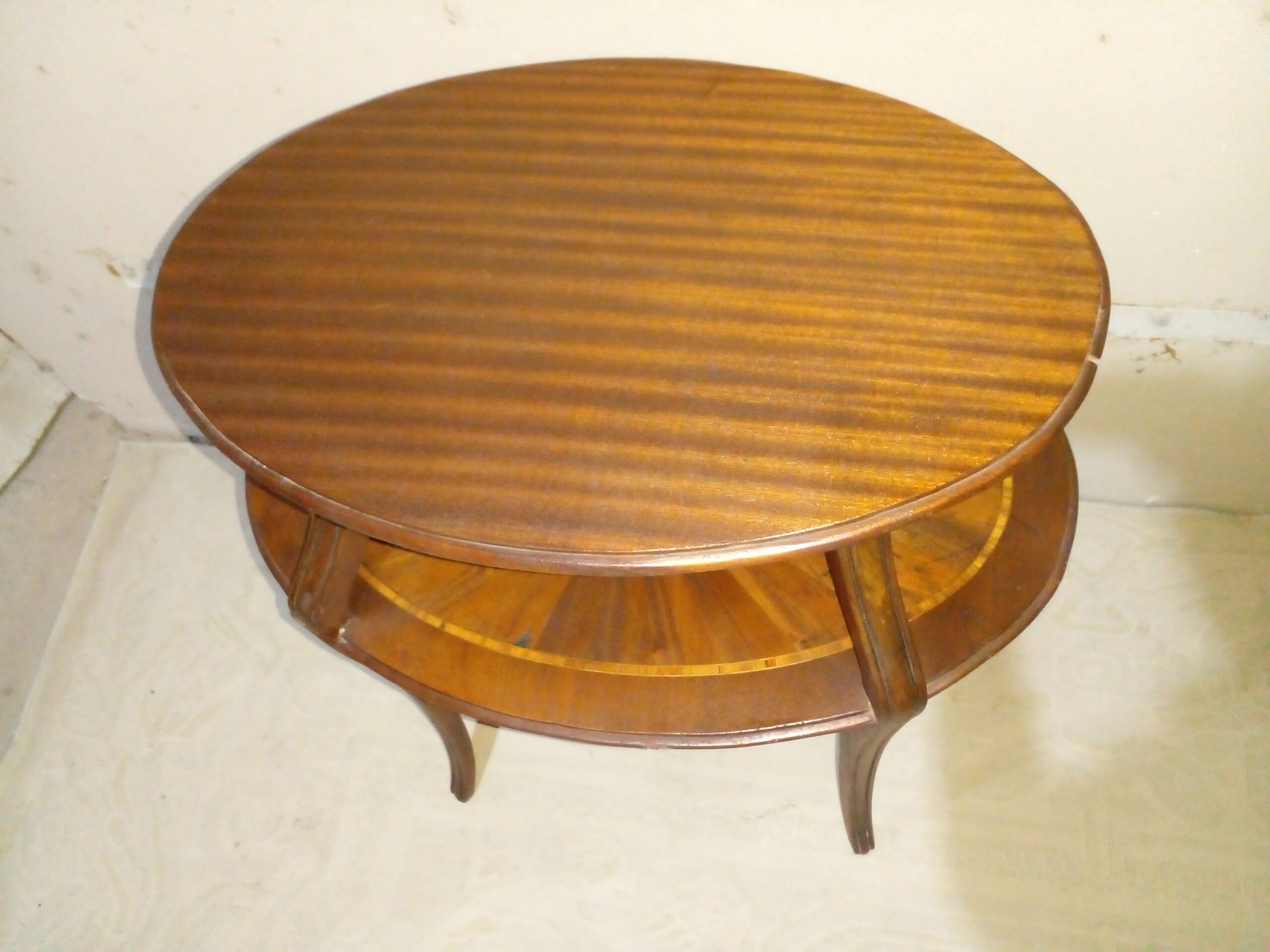 MESA DE SALA ANTIGUA DOS PLANOS EN CAOBA CON MARQUETERIA. COD: 105704 - Imagen 3