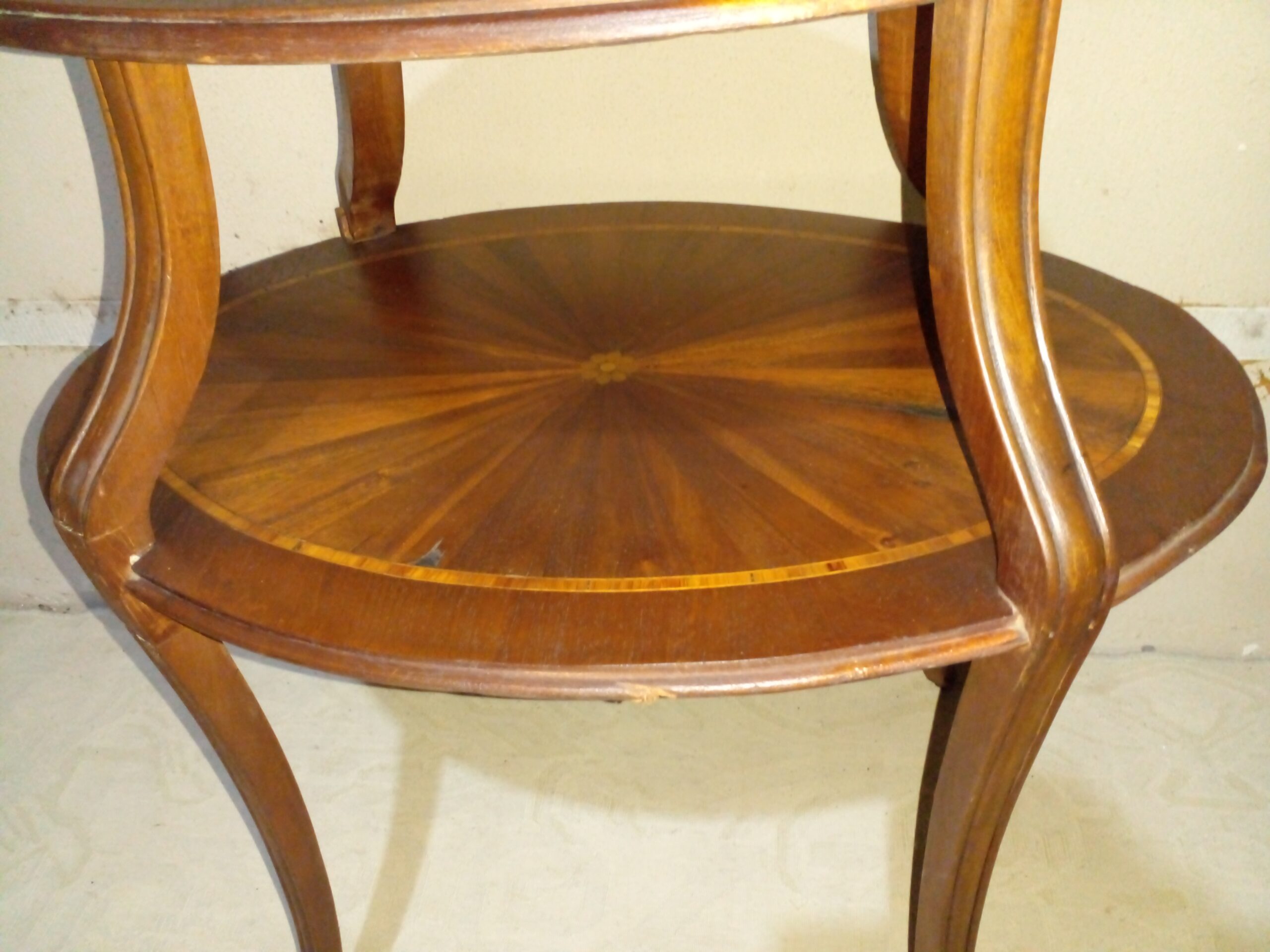MESA DE SALA ANTIGUA DOS PLANOS EN CAOBA CON MARQUETERIA. COD: 105704 - Imagen 4