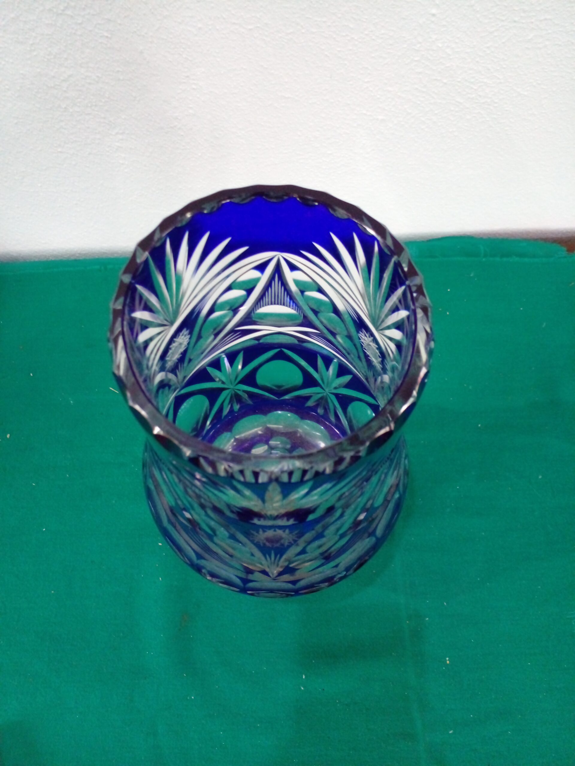 FLORERO DE CRISTAL DE BOHEMIA AZUL COBALTO Y CRISTALINO CUT-TO-CLEAR. COD: 107206 - Imagen 4