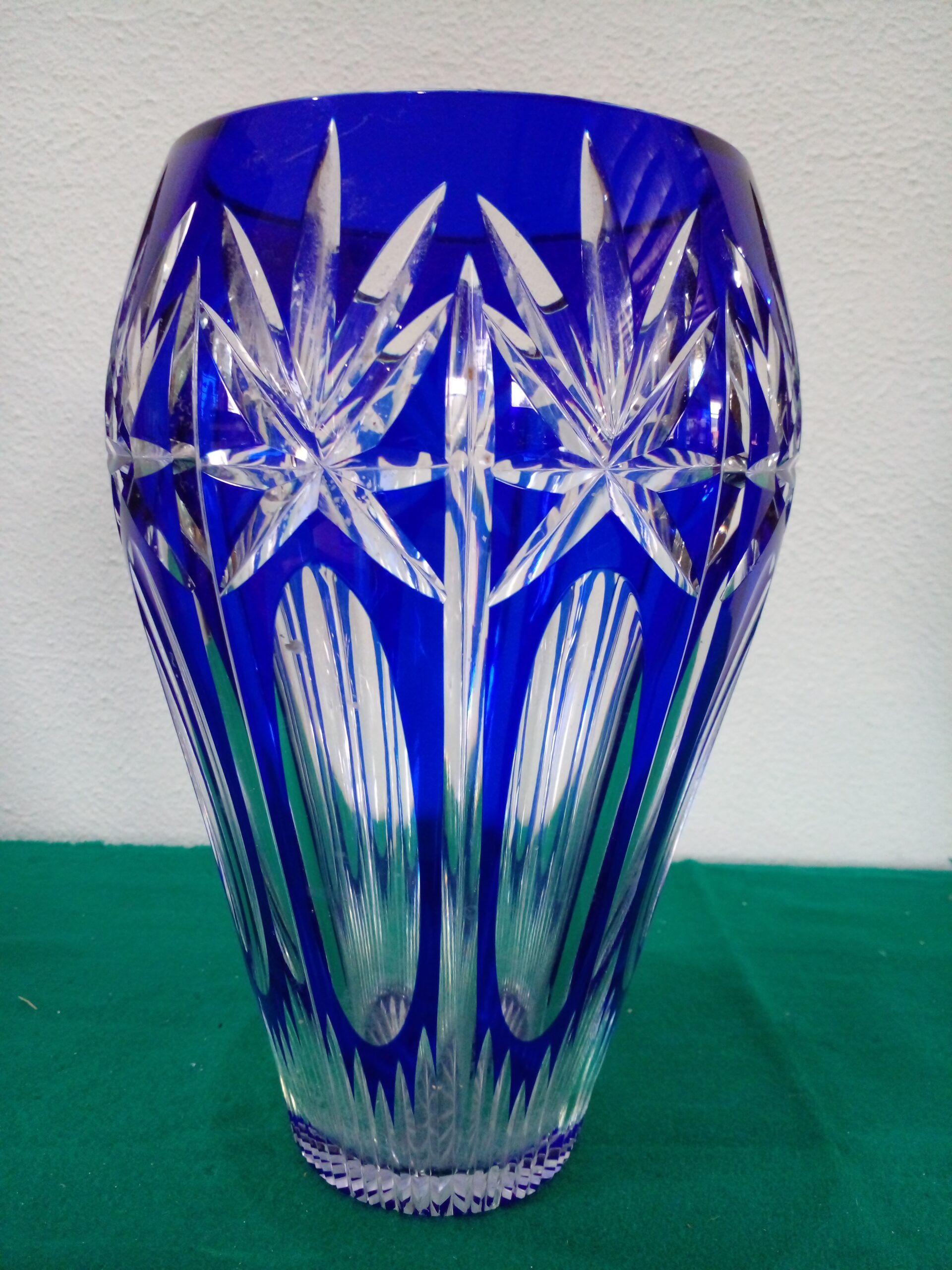 FLORERO DE CRISTAL DE BOHEMIA AZUL COBALTO Y CRISTALINO. COD: 107205 - Imagen 4
