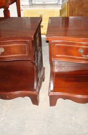2 MESAS DE LUZ INGLES MADE IN USA . COD: 54118