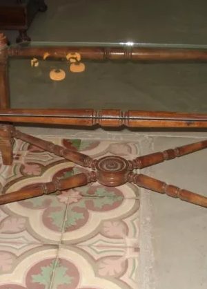 MESA RATONA MADERA TORNEADA CON TAPA DE VITREA. COD : 26126