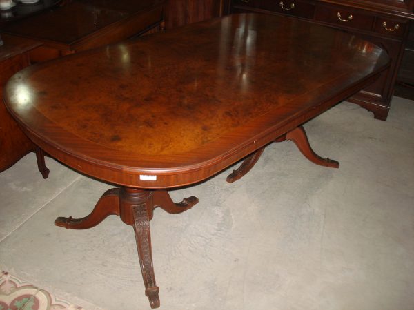 MESA DE COMEDOR ESTILO INGLES EN RAIZ DE NOGAL PATAS SHERATON. COD: 65302 - Image 6
