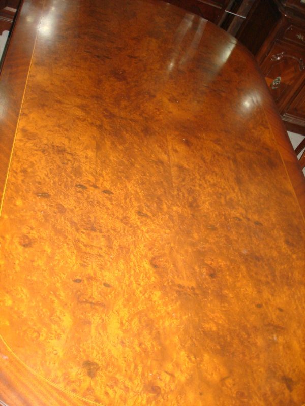 MESA DE COMEDOR ESTILO INGLES EN RAIZ DE NOGAL PATAS SHERATON. COD: 65302 - Image 10