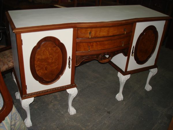 APARADOR BAJO ESTILO INGLES CHIPPENDALE INTERVENIDO. COD: 58801