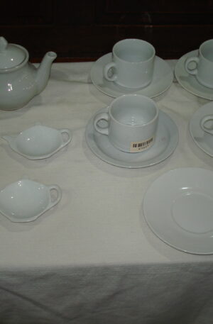 JUEGO DE TE O CAFÉ PORCELANA BLANCA 14 PIEZAS. COD: 473107