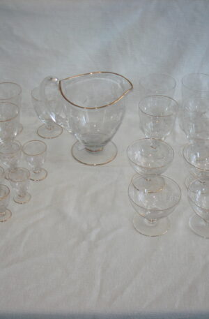 JUEGO DE COPAS CRISTAL CON JARRA PARA AGUA O VINO . COD: 55108