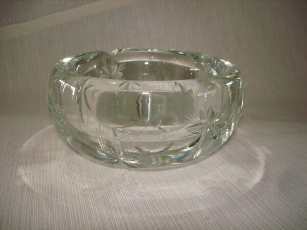 CENICERO ANTIGUO CRISTAL TALLADO PESO 870 GRAMOS. COD 69605 RESERVADO - Image 4