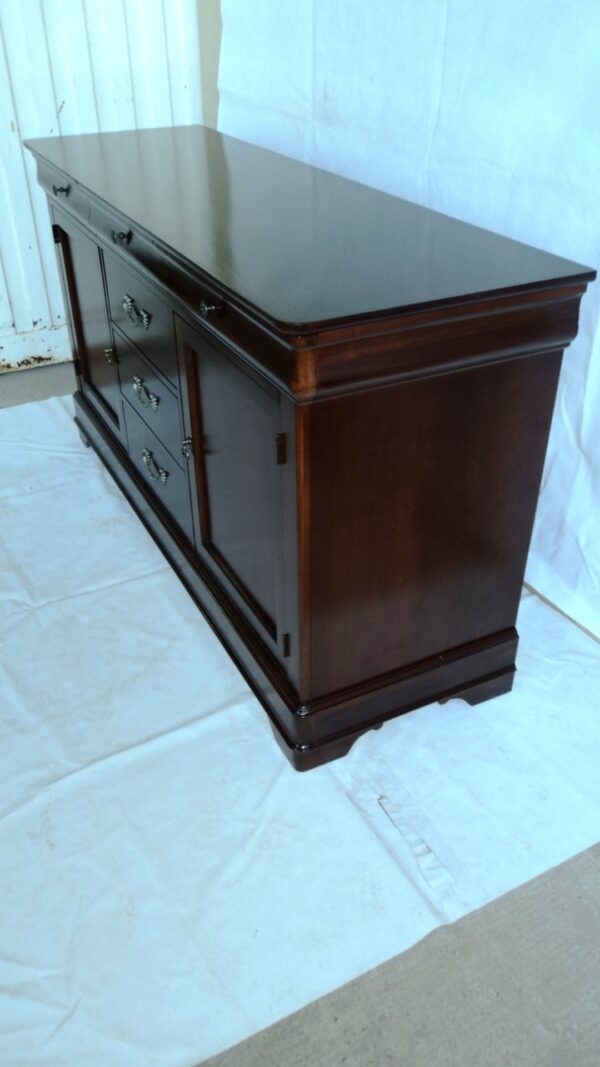 MUEBLE BAJO EN GUINDO, MADE IN U.S.A DREXEL HERITAGE FURNITURE. COD: 53423 / 78407 - Image 5