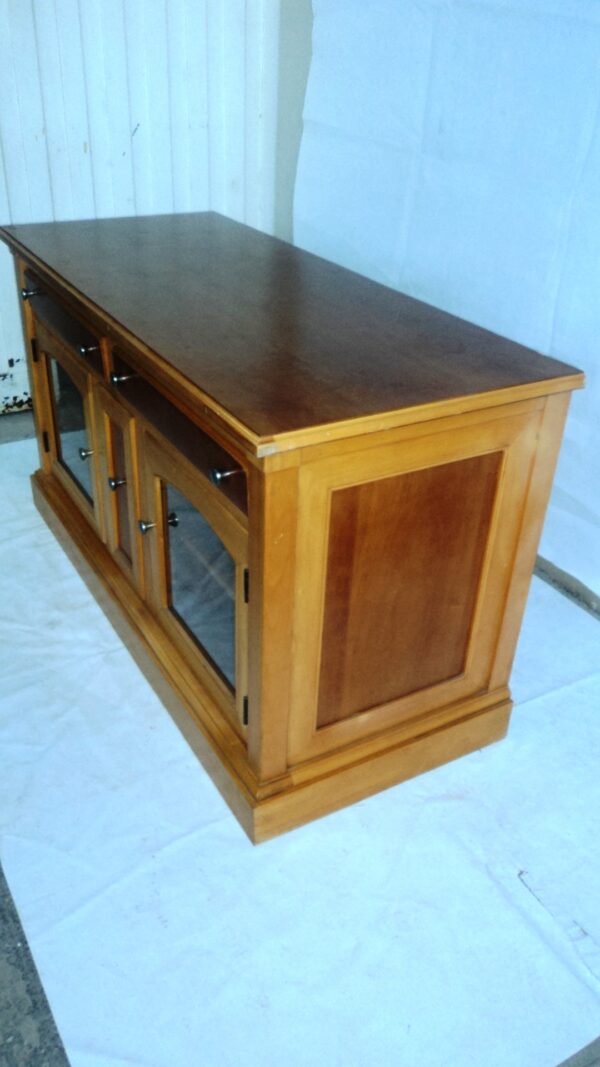 MUEBLE BAJO MADE IN U.S.A EN CEREZO PARA AUDIO O VAJILLA. COD: 70601 - Image 5