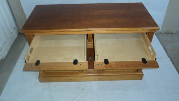 MUEBLE BAJO MADE IN U.S.A EN CEREZO PARA AUDIO O VAJILLA. COD: 70601 - Image 10