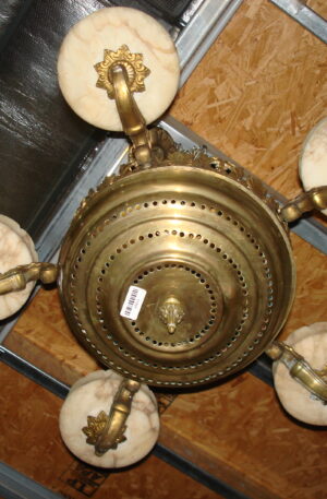 ARAÑA ANTIGUA DE BRONCE CON ALABASTROS. COD: 44401