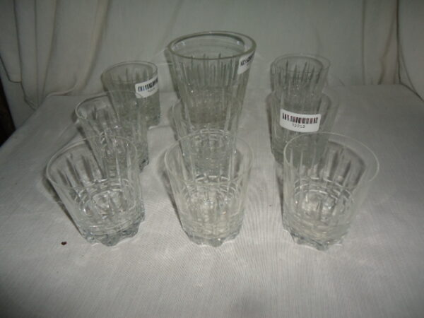 JUEGO DE HIELERA Y 8 VASOS DE CRISTAL TALLADO PARA WHISKY. COD: 72010 - Image 2