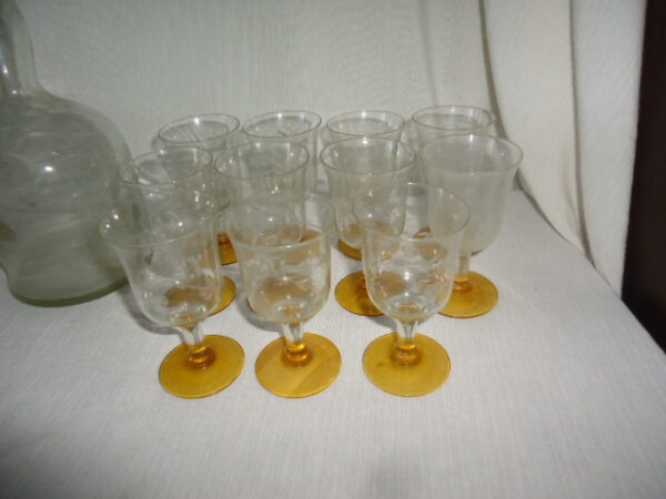 JUEGO DE BOTELLON CRISTAL Y 20 COPAS ANTIGUAS BICOLOR. COD: 49904 - Image 6