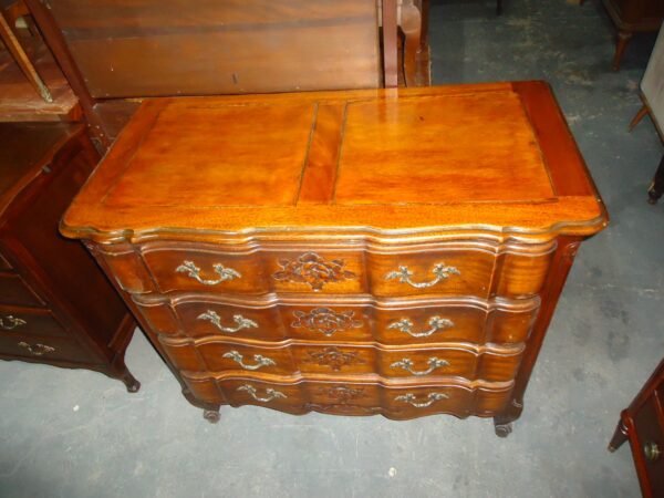 COMODA ANTIGUA ESTILO PROVENZAL 4 CAJONES EN ROBLE. COD: 63103 - Image 3