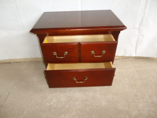 MESA DE LUZ INGLES EN GUINDO MADE IN USA THOMASVILLE FURNITURE. COD: 32716 - Image 7