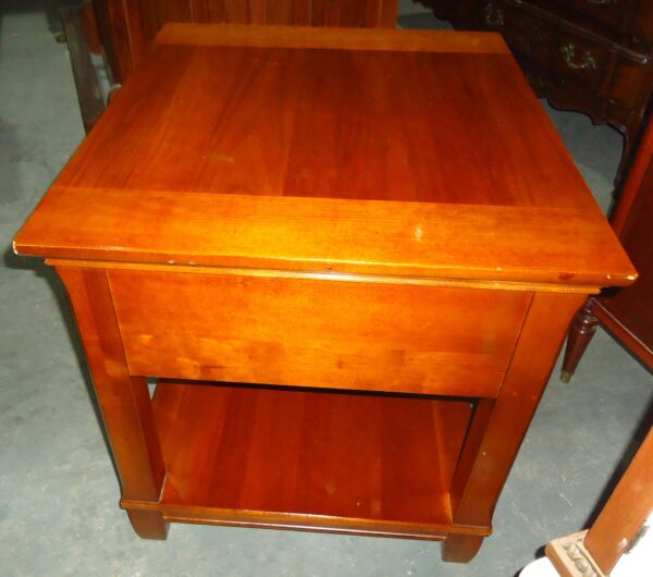MESA DE SALA COSTADO DE SOFA - SOFA TABLE - EN CEREZO MADE IN USA MESA DE LUZ. COD: 49702/ 54702 / 65604 - Image 6