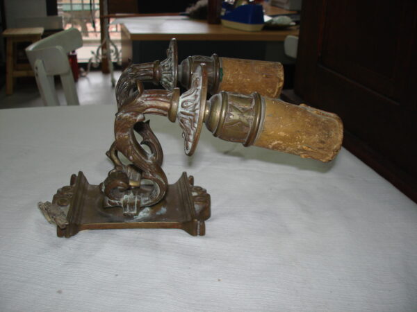 APLIQUE ANTIGUO DE BRONCE DOS LUCES. COD: 18019 - Image 6