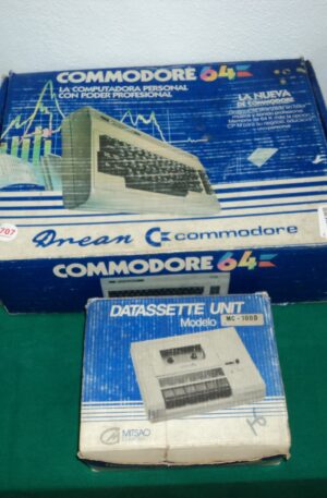COMPUTADORA VINTAGE COMMODORE 64 + DATASSETTE UNIT + 2 JOYSTICK. COD: 81503