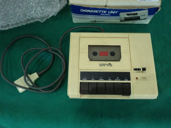 COMPUTADORA VINTAGE COMMODORE 64 + DATASSETTE UNIT + 2 JOYSTICK. COD: 81503 - Image 14