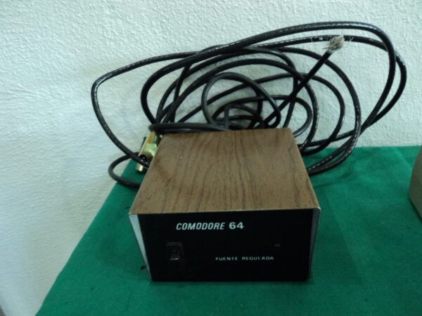 COMPUTADORA VINTAGE COMMODORE 64 + DATASSETTE UNIT + 2 JOYSTICK. COD: 81503 - Image 22