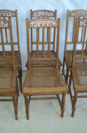 SILLAS ANTIGUAS ESTILO INGLES DE ROBLE CON ESTERILLA VEGETAL. COD: 81507