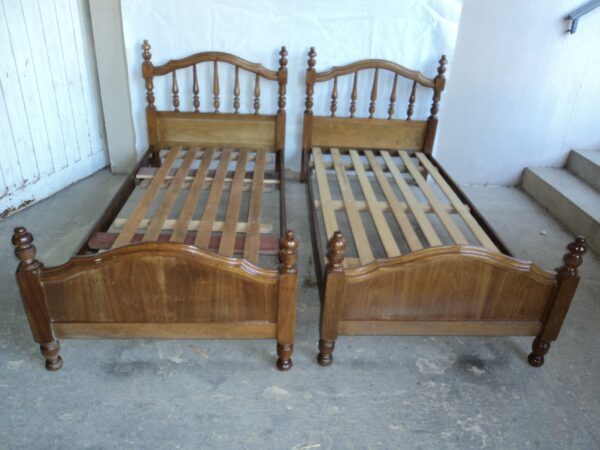 CAMA ESTILO INGLES EN ROBLE CEREJEIRA. COD: 9919