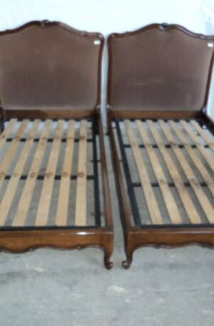 2 CAMAS ESTILO INGLES MADE IN USA DE DIPLOMATICO DE EMBAJADA. COD: 73810 / 74202