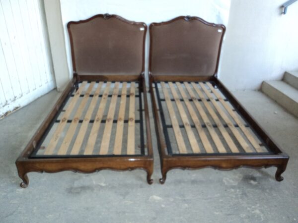 2 CAMAS ESTILO INGLES MADE IN USA DE DIPLOMATICO DE EMBAJADA. COD: 73810 / 74202