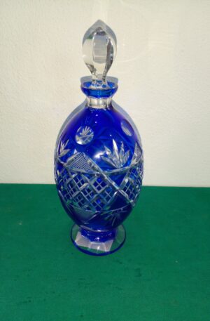 BOTELLON LICORERA CRISTAL TALLADO ANTIGUO. COD: 89431