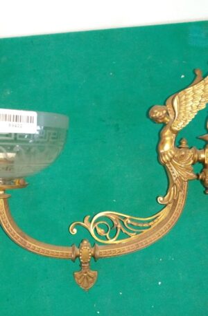 APLIQUE OSLER DE BRONCE CON FIGURA ALADA CON TULIPA. COD: 89422