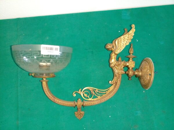 APLIQUE OSLER DE BRONCE CON FIGURA ALADA CON TULIPA. COD: 89422