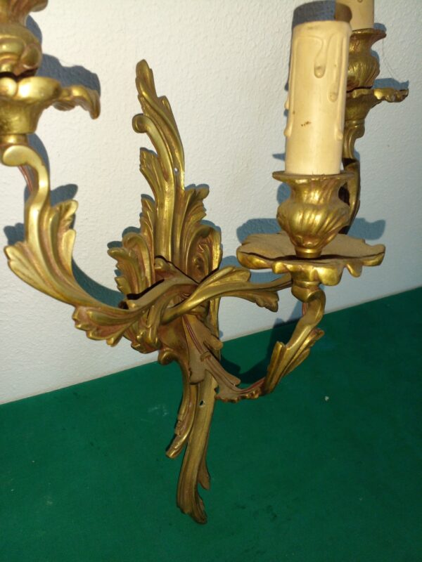 APLIQUE FRANCES ANTIGUO TRES LUCES DE BRONCE DORADO AL MERCURIO. COD: 89423 - Image 6
