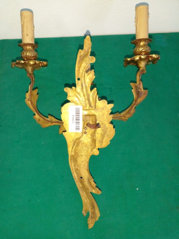 APLIQUE FRANCES ANTIGUO TRES LUCES DE BRONCE DORADO AL MERCURIO. COD: 89423 - Image 8