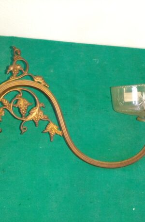 APLIQUE DE BRONCE OSLER CON TULIPA TRABAJADA AL ACIDO. COD: 89427